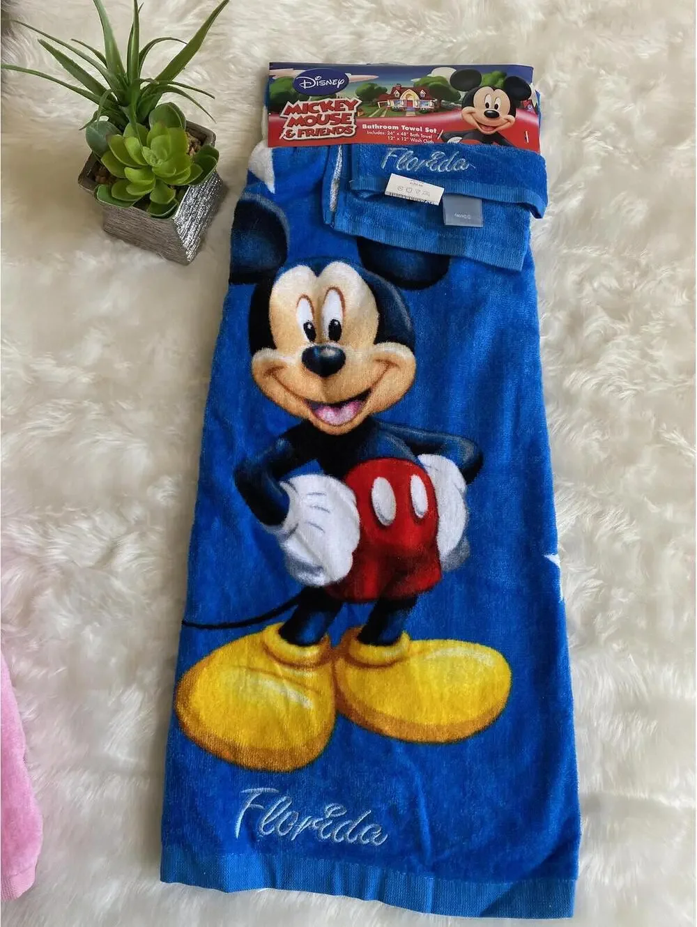 Disney Mickey Mouse and Minnie Mouse Beach Towels Set - Florida